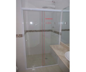 BOX INCOLOR FRONTAL  INSTALADO VEJA A DESCRIÇÃO